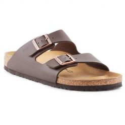 Klapki damskie Birkenstock Arizona BF. Brązowe sandały damskie Birkenstock, bez wzorów, z materiału, bez obcasa, bez zapięcia. Za 349.00 zł.