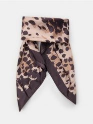 Chusta w panterkę - brązowy. Brązowe szaliki i chusty damskie Sinsay, bez wzorów. Za 12.99 zł.