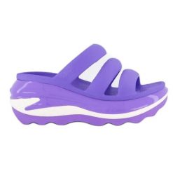 Chodaki Crocs Mega Crush Triple Strap 209842-5AJ fioletowe. Fioletowe klapki damskie bez wzorów, casualowe, bez obcasa. Za 449.26 zł.