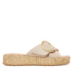 Klapki Tamaris. Brązowe klapki damskie Tamaris, bez wzorów, bez obcasa. Za 249.99 zł.