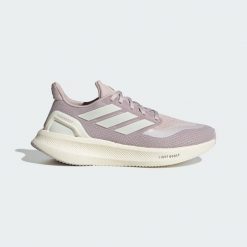 Buty Pureboost 5 Running. Białe obuwie sportowe damskie Adidas, bez wzorów, z materiału, do biegania. Za 539.80 zł.