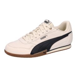 Buty damskie PUMA Bella Donna SD. Białe obuwie sportowe damskie Puma, bez wzorów, z gumy. Za 270.99 zł.
