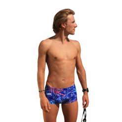 Kąpielówki Mako. Fioletowe kąpielówki dla chłopców MAKO, bez wzorów. Za 246.50 zł.