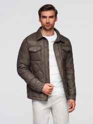 Pikowana kurtka męska w koszulowym fasonie – khaki V3. Brązowe kurtki męskie Ombre Clothing, m, z aplikacjami, z materiału, eleganckie, bez kaptura. W wyprzedaży za 254.99 zł.