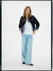 Bawełniana kurtka z kołnierzem - czarny. Czarne kurtki damskie Reserved, l, bez wzorów, z bawełny, bez kaptura. Za 359.99 zł.