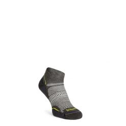 Skarpety turystyczne Bridgedale Hike UL T2 Coolmax Perfo Low. Szare skarpety męskie Bridgedale, bez wzorów, z elastanu. Za 77.99 zł.