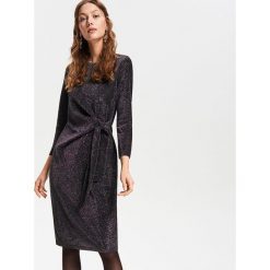 Błyszcząca sukienka - Czarny. Sukienki damskie marki Reserved. W wyprzedaży za 39.99 zł.