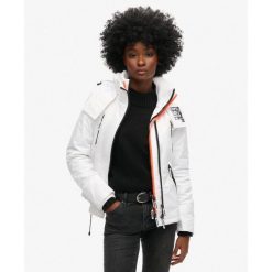 Kurtka przeciwwiatrowa Mountain SD-Windcheater. Białe kurtki damskie Superdry., bez wzorów, bez kaptura. W wyprzedaży za 361.05 zł.