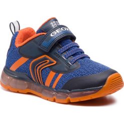 Sneakersy GEOX - J Android B. A J9244A 01454 C0659 S Navy/Orange. Niebieskie półbuty chłopięce Geox, bez wzorów, z materiału, bez zapięcia. W wyprzedaży za 179.00 zł.