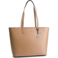 Torebka DKNY - Bryant R83A3654 Latte LAT. Brązowe torebki do ręki damskie DKNY, bez wzorów, ze skóry, klasyczne, bez dodatków. W wyprzedaży za 639.00 zł.