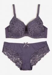 Fioletowy Koronkowy Komplet Biustonosz i Majtki Figi w Klasycznym Stylu Ezirene. Fioletowe biustonosze Renee, z aplikacjami, z jeansu. Za 39.99 zł.