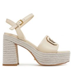 Espadryle Guess. Brązowe sandały damskie Guess, z aplikacjami, bez obcasa, bez zapięcia. Za 569.99 zł.