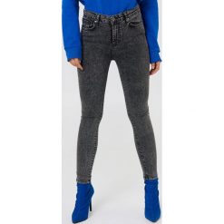 Trendyol Jeansy rurki z wysokim stanem - Black,Grey. Bluzy damskie marki Trendyol. W wyprzedaży za 80.98 zł.
