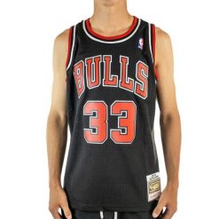 Koszulka męska do koszykówki Mitchell & Ness Chicago Bulls NBA 97 Pippen czarny. Czarne koszulki sportowe męskie Mitchell & Ness, m, bez wzorów, bez kołnierzyka, bez ramiączek, do koszykówki. Za 499.00 zł.
