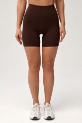 Damskie szorty sportowe Rough Radical Soho Shorts. Fioletowe szorty sportowe damskie ROUGH RADICAL, l, bez wzorów, z elastanu, sportowe, z podwyższonym stanem, do biegania. Za 139.90 zł.