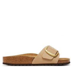Klapki Birkenstock. Brązowe klapki damskie Birkenstock, bez wzorów, bez obcasa. Za 429.99 zł.