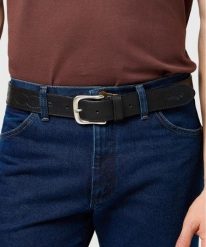 MESKI PASEK WRANGLER WESTERN STITCH BELT BLACK 112372622. Czarne paski damskie Wrangler, bez wzorów. Za 99.99 zł.
