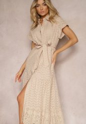 Beżowa Koszulowa Sukienka z Ażurowej Bawełny Wiązana w Talii Lulilena. Brązowe sukienki damskie Renee, na spacer, na lato, l, w ażurowe wzory, z bawełny, eleganckie, bez kołnierzyka, bez ramiączek, maxi, kopertowe. Za 169.99 zł.