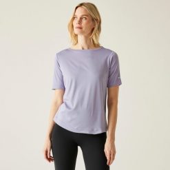 Koszulka turystyczna damska Botanna. Czerwone koszulki sportowe damskie Regatta, bez wzorów, bez kołnierzyka, bez ramiączek. Za 128.50 zł.