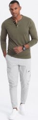 Ombre Longsleeve męski z guzikami przy dekolcie - ciemnooliwkowy V1 OM-LSCL-0107 XL. Zielone bluzki z długim rękawem męskie Ombre, m, bez wzorów, bez kołnierzyka. Za 79.99 zł.
