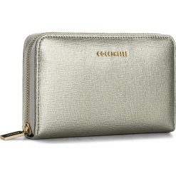 Duży Portfel Damski COCCINELLE - AW1 Metallic Saffiano E2 AW1 11 32 01 Silver 169. Szare portfele damskie Coccinelle, ze skóry. W wyprzedaży za 419.00 zł.