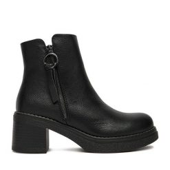 Botki Clara Barson. Czarne botki damskie Clara Barson, bez obcasa, na słupku, bez zapięcia. Za 159.99 zł.