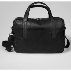 Skórzana torba w kolorze czarnym na laptop - 43 x 42 x 13 cm. Torby na ramię męskie Marc O' Polo, w paski, z materiału. W wyprzedaży za 478.95 zł.