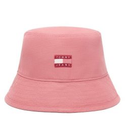 Kapelusz Tommy Jeans. Czerwone czapki i kapelusze damskie Tommy Jeans, bez wzorów, z jeansu. Za 179.99 zł.
