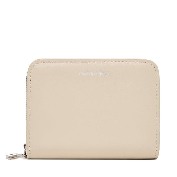 Portfel Calvin Klein. Białe portfele damskie Calvin Klein, bez wzorów. Za 289.99 zł.