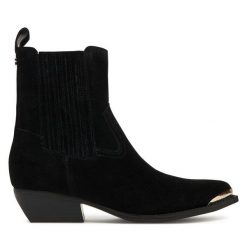 Kowbojki Guess. Czarne botki damskie Guess, bez obcasa, na słupku, bez zapięcia. Za 679.99 zł.