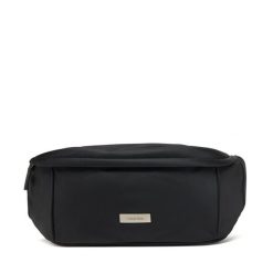 Saszetka nerka Calvin Klein. Czarne saszetki męskie Calvin Klein, młodzieżowe, małe. Za 249.99 zł.