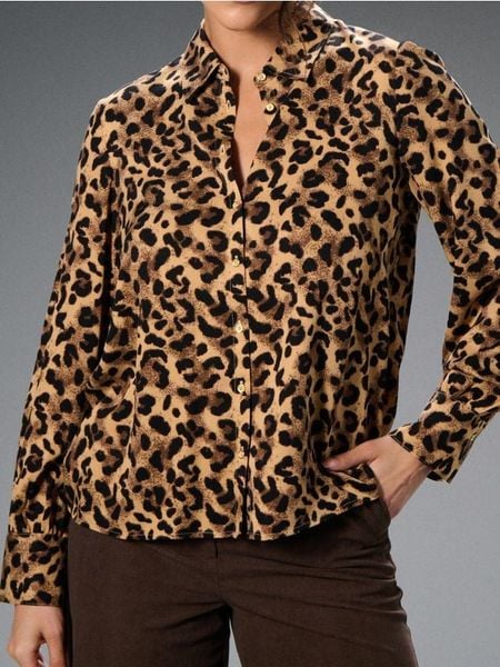 Wiskozowa koszula regular fit w panterkę - beżowy. Brązowe koszule damskie Sinsay, l, bez wzorów, z wiskozy, bez kołnierzyka, bez ramiączek. Za 39.99 zł.