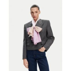 Chusta Guess. Czerwone szaliki i chusty damskie Guess, z aplikacjami. Za 119.99 zł.
