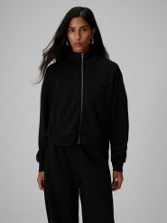 4F Bluza dresowa loose bez kaptura damska - czarna S. Czarne bluzy damskie 4f, s, bez wzorów, z dresówki, bez kaptura, trekkingowe. Za 169.99 zł.
