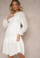 Biała Bawełniana Sukienka z Ażurowym Wzorem Ridittia. Białe sukienki damskie Renee, na co dzień, l, z aplikacjami, z bawełny, eleganckie, bez kołnierzyka, bez ramiączek, midi, proste. Za 99.99 zł.