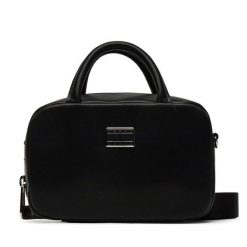 Torebka Tommy Jeans. Czarne torebki do ręki damskie Tommy Jeans, bez wzorów, z jeansu, bez dodatków. Za 399.99 zł.