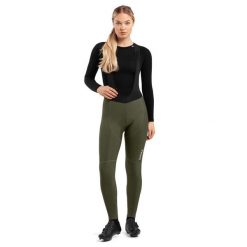 Długie spodnie rowerowe damskie Finse. Czarne spodnie sportowe damskie SIROKO, l, bez wzorów, z nylonu, sportowe, rowerowe. Za 295.00 zł.