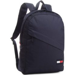 Plecak TOMMY HILFIGER - Tommy Core Backpack AM0AM03588 413. Bez kategorii marki Giacomo Conti. W wyprzedaży za 239.00 zł.