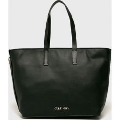 Calvin Klein - Torebka. Czarne torby na ramię damskie Calvin Klein. Za 629.90 zł.
