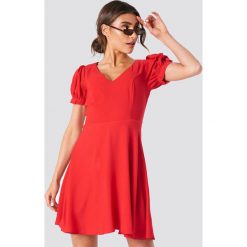 Trendyol Sukienka mini z dekoltem V - Red. Sukienki damskie marki Trendyol. Za 80.95 zł.