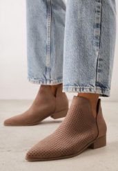 Brązowe Ażurowe Botki Vices na Płaskiej Podeszwie z Ozdobnym Wycięciem Selenith. Brązowe botki damskie Born2be, z jeansu, eleganckie, bez obcasa, na płaskiej podeszwie, bez zapięcia. Za 119.99 zł.