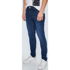 Review - Jeansy Jeremy. Jeansy męskie marki Review. W wyprzedaży za 119.90 zł.