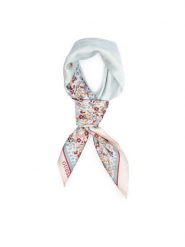 Guess Apaszka AW5534 POL03 Niebieski jasny. Niebieskie czapki i kapelusze damskie Guess, z aplikacjami, z poliesteru. Za 154.99 zł.