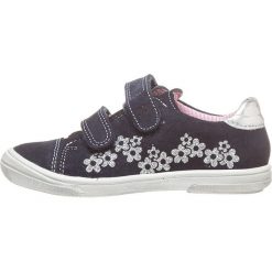 Skórzane sneakersy w kolorze granatowym. Trampki i tenisówki dziewczęce Richter. W wyprzedaży za 152.95 zł.