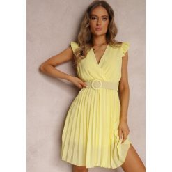 Żółta Sukienka Arvid. Żółte sukienki damskie Renee, s, z aplikacjami, z tkaniny, vintage, bez kołnierzyka, bez ramiączek, mini, kopertowe. Za 74.99 zł.