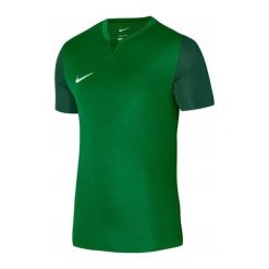 Męska Koszulka Piłkarska Trophy Z Dekoltem W Szpic. Zielone koszulki sportowe męskie Nike, m, bez wzorów, bez kołnierzyka, bez ramiączek, do piłki nożnej. Za 151.99 zł.