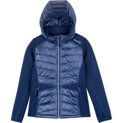 Kurtka softshellowa "Pepp" w kolorze granatowym. Niebieskie kurtki i płaszcze dla dziewczynek Kamik, bez wzorów, bez kaptura. W wyprzedaży za 175.95 zł.