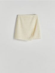 Strukturalna spódnica mini - wielobarwny. Spódnice damskie Reserved, l, bez wzorów, z tkaniny, mini, trapezowe. W wyprzedaży za 69.99 zł.