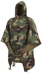 Kurtka męska Helikon-Tex Poncho SWAGMAN ROLL - US Woodland. Kurtki męskie HELIKON-TEX, m, bez wzorów, bez kaptura. Za 433.37 zł.