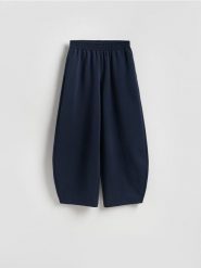 Spodnie dresowe barrel - granatowy. Niebieskie spodnie dresowe damskie Reserved, l, bez wzorów, z bawełny. Za 119.99 zł.